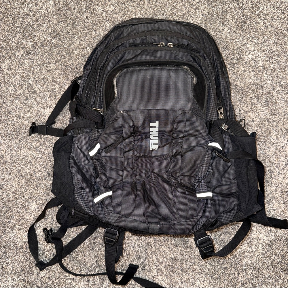 Thule EnRoute Escort 2 Daypack 27L Backpack SafeZone 15.6" Laptop Bag Black